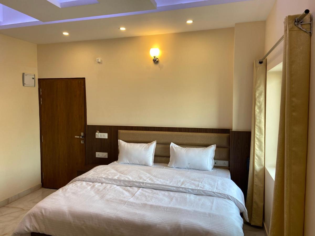 Hotel Tulsi Villa Dehradun Extérieur photo