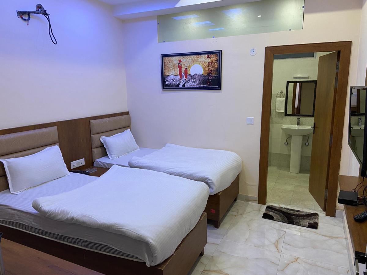 Hotel Tulsi Villa Dehradun Extérieur photo